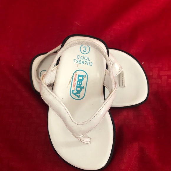 Baby Connection White Sandals - Picture 5 of 5